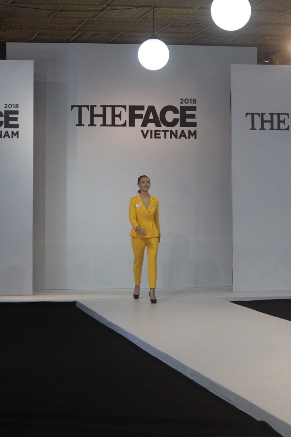 Thánh xéo xắt Nam Trung khiến thí sinh căng thẳng trong buổi casting The Face Thánh xéo xắt Nam Trung khiến thí sinh căng thẳng trong buổi casting The Face